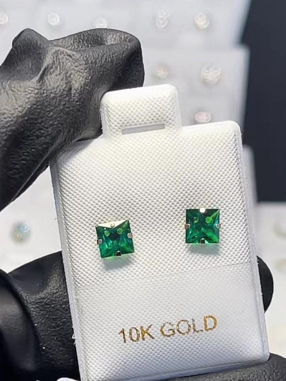 10K Gold Green Square Stud Earrings - Elegant Emerald Tone